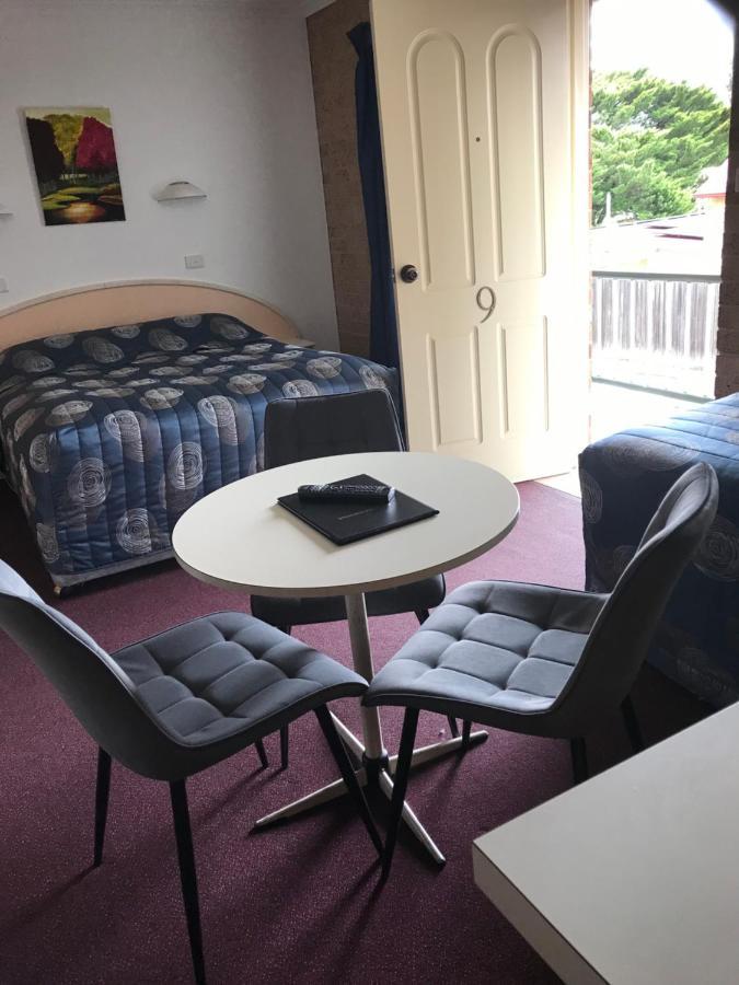 آرميدال Cedar Lodge Motel المظهر الخارجي الصورة