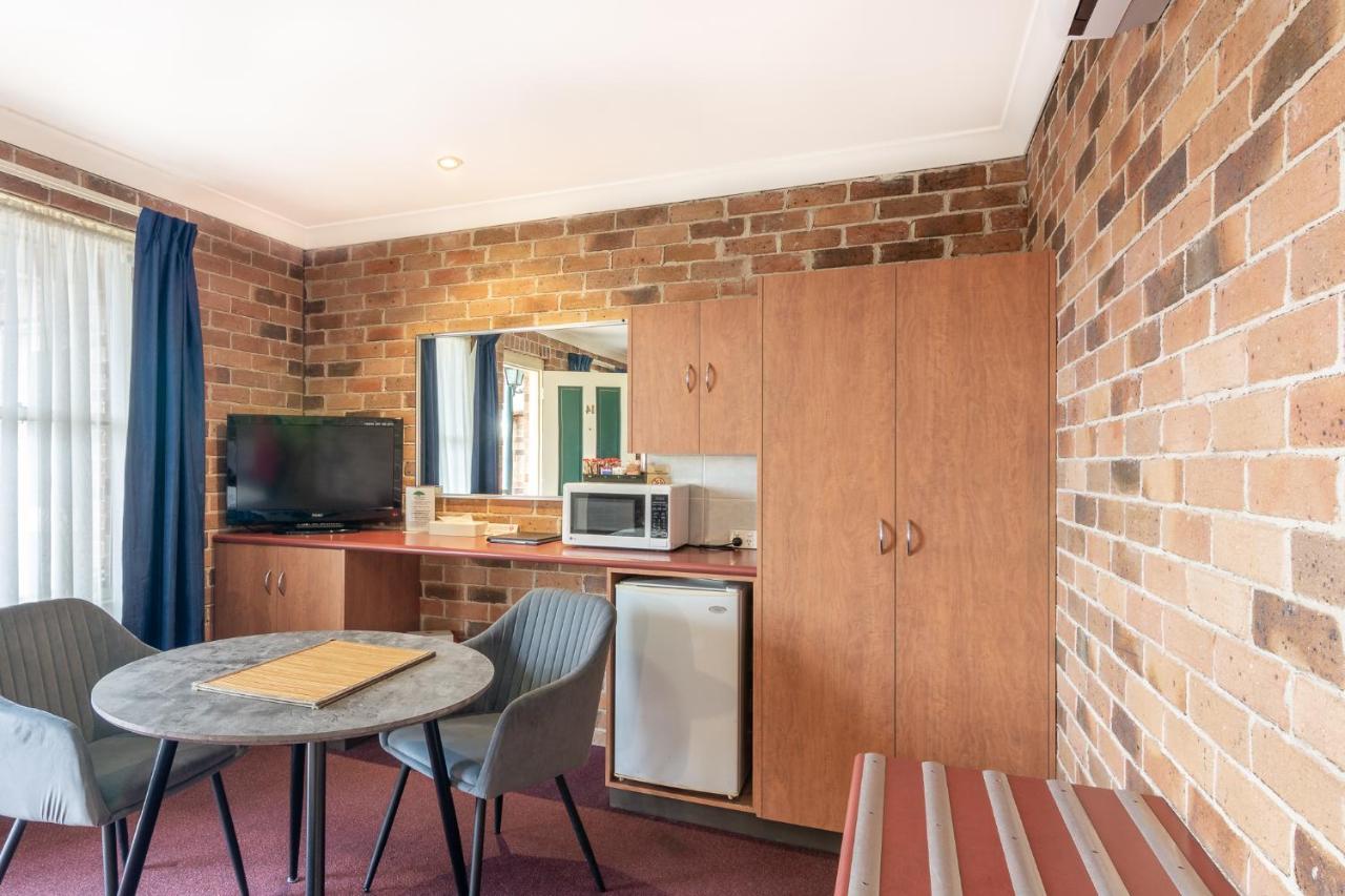 آرميدال Cedar Lodge Motel المظهر الخارجي الصورة