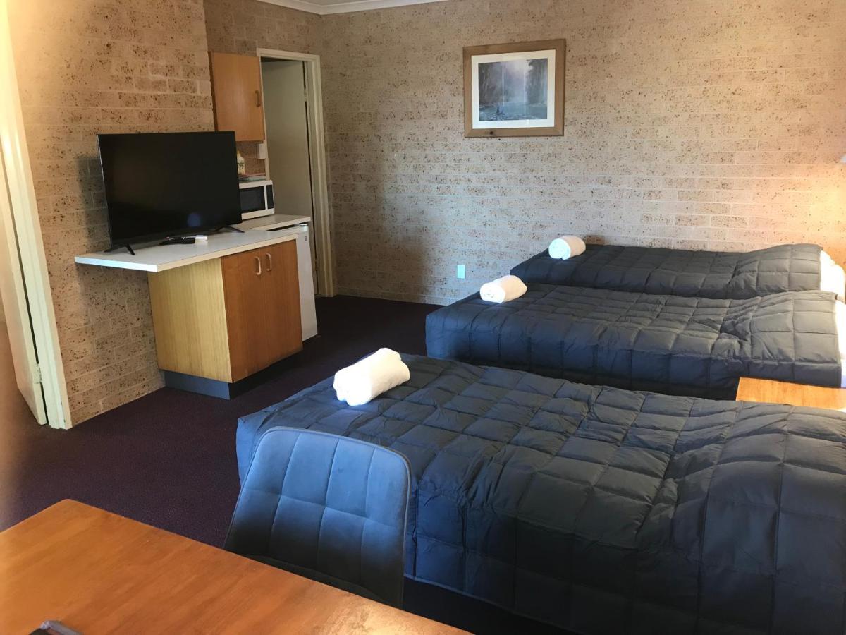 آرميدال Cedar Lodge Motel المظهر الخارجي الصورة