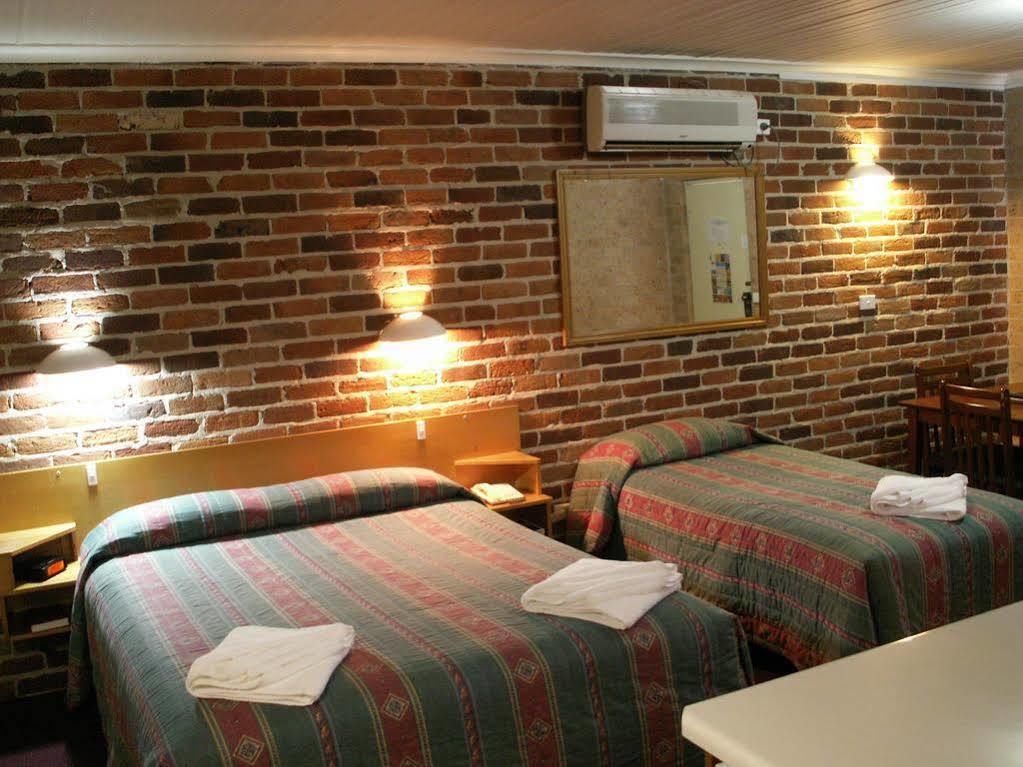 آرميدال Cedar Lodge Motel المظهر الخارجي الصورة